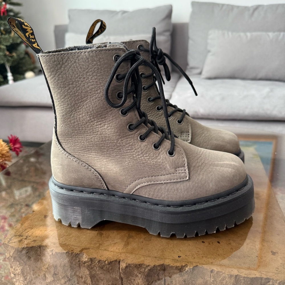 Dr. Martens Jadon Milled Nubuck Platform Boots Ladies 6